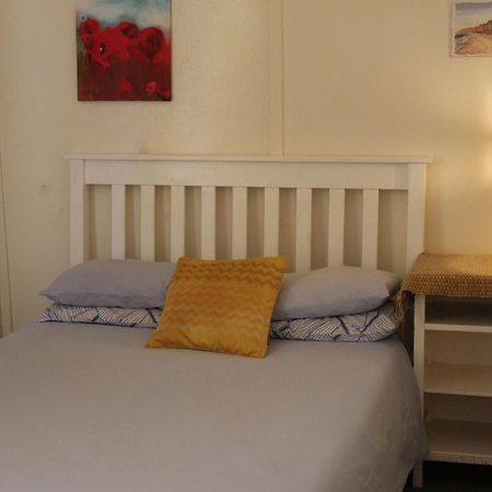 Lighthouse Farm Backpackers Lodge เคปทาวน์ ภายนอก รูปภาพ