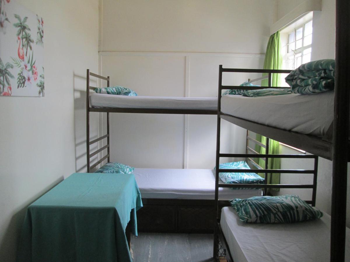 Lighthouse Farm Backpackers Lodge เคปทาวน์ ห้อง รูปภาพ