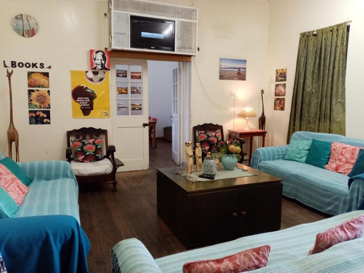 Lighthouse Farm Backpackers Lodge เคปทาวน์ ภายนอก รูปภาพ