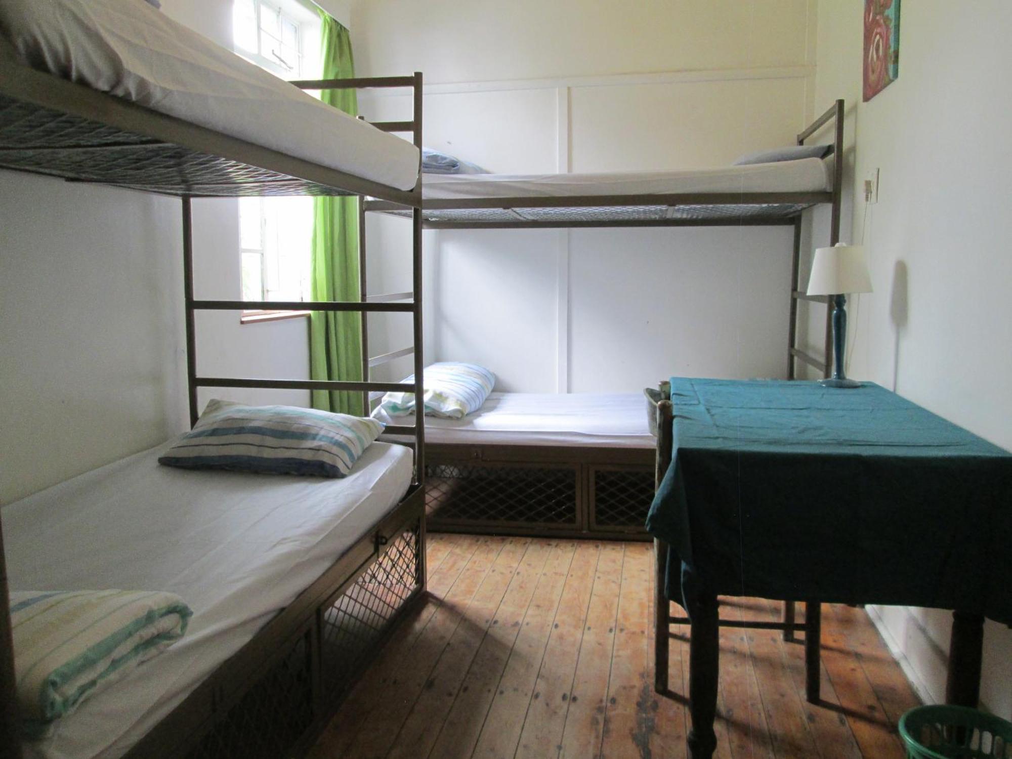 Lighthouse Farm Backpackers Lodge เคปทาวน์ ภายนอก รูปภาพ