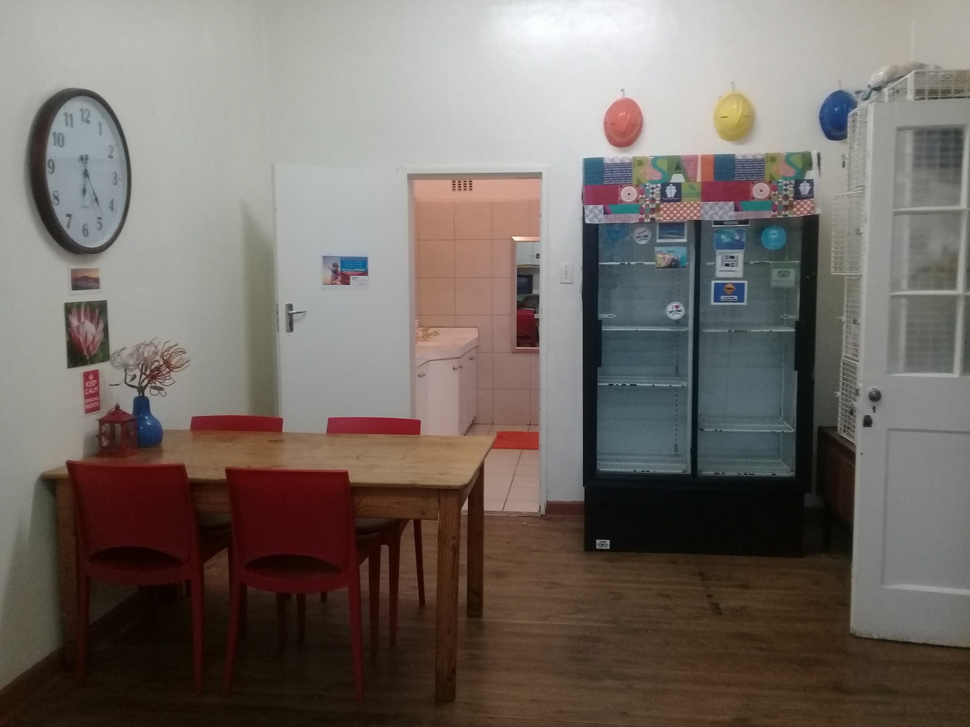 Lighthouse Farm Backpackers Lodge เคปทาวน์ ภายนอก รูปภาพ